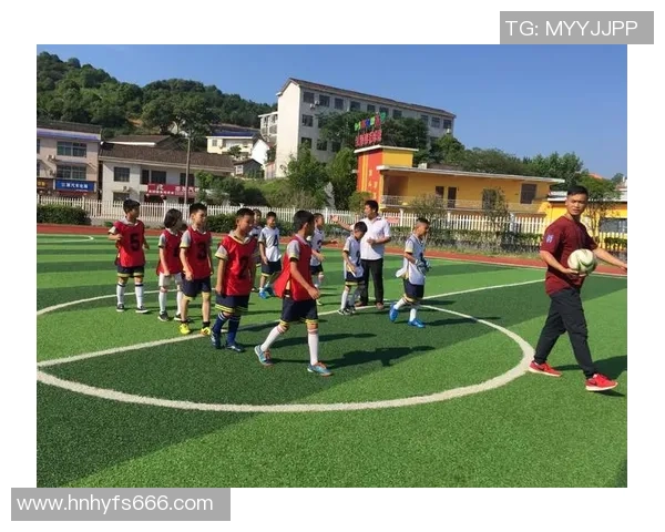 足球星球蛋糕创意制作教程 打造专属于你的甜蜜赛场梦想